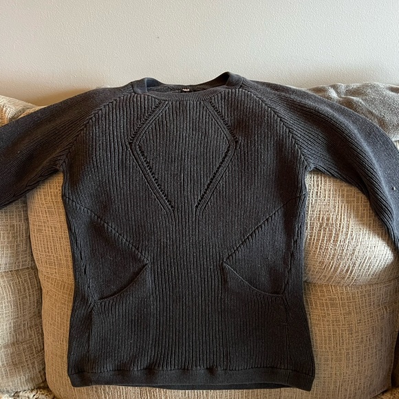 Lululemon sweater the better - Picture 2 of 4